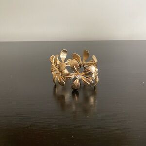 Gold flower bracelet